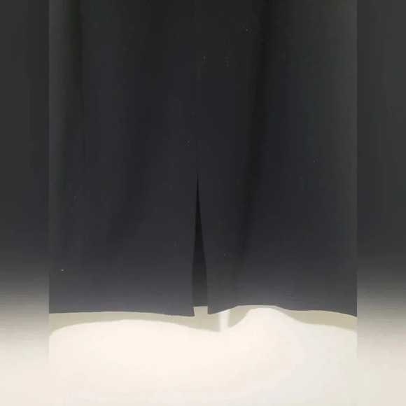 Tahari ruched waist black short sleeve dress size 6P zippered back - Picture 3 of 6